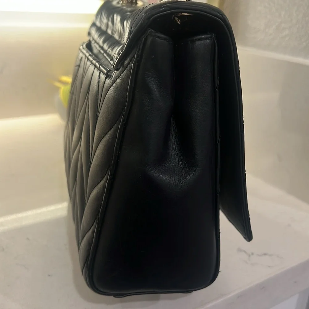 Kate Spade Bariar Lane Quilted Emelyn Crossbody Shoulder Black 7”-10”-3” EUC - Picture 5 of 16